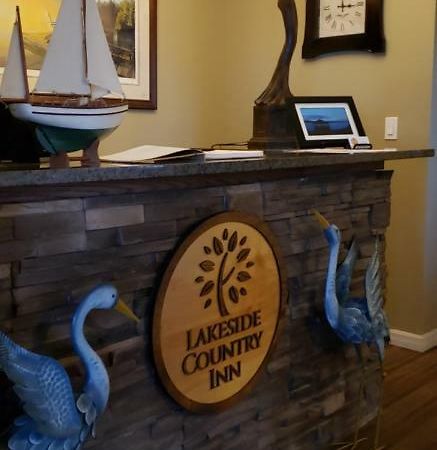 Lakeside Country Inn Manitou Beach Esterno foto