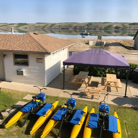 Lakeside Country Inn Manitou Beach Esterno foto