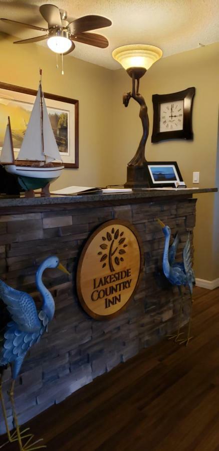 Lakeside Country Inn Manitou Beach Esterno foto