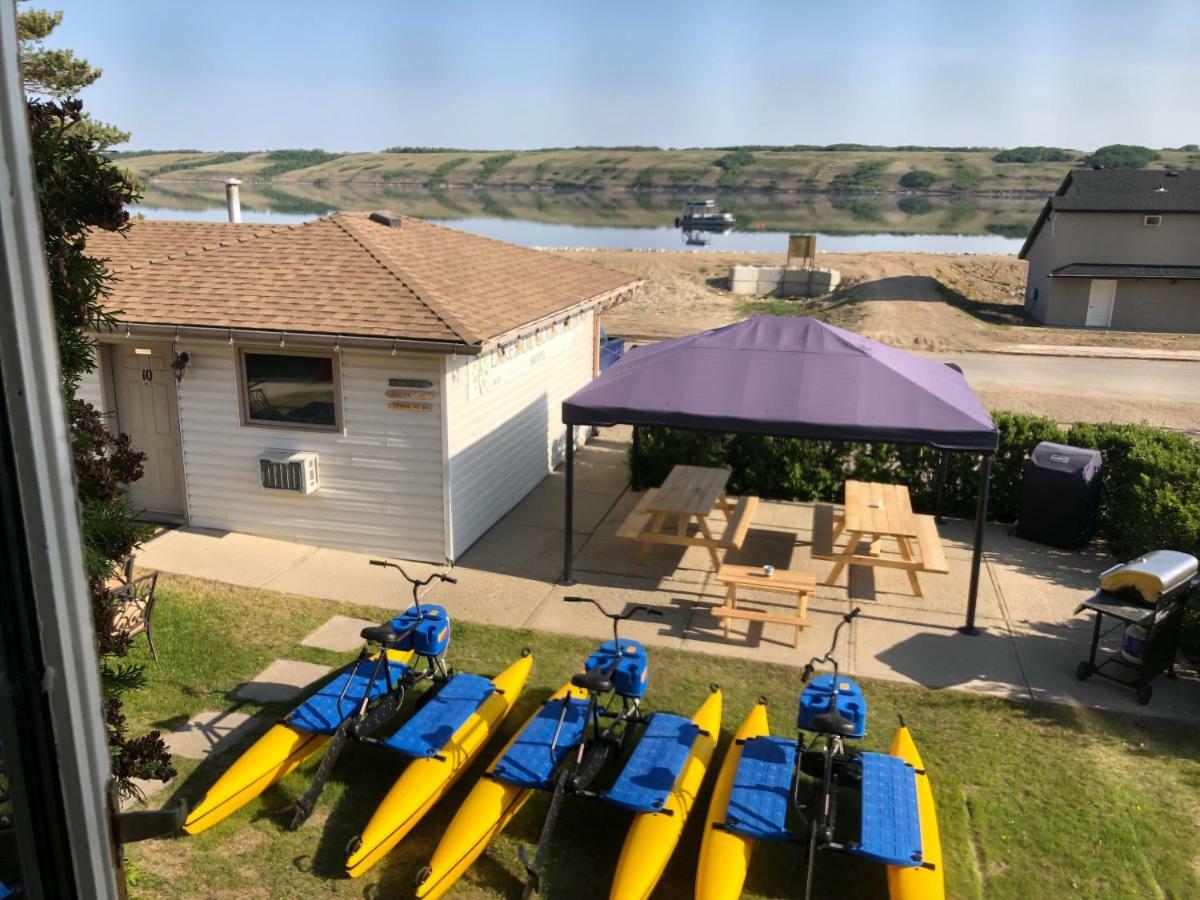 Lakeside Country Inn Manitou Beach Esterno foto